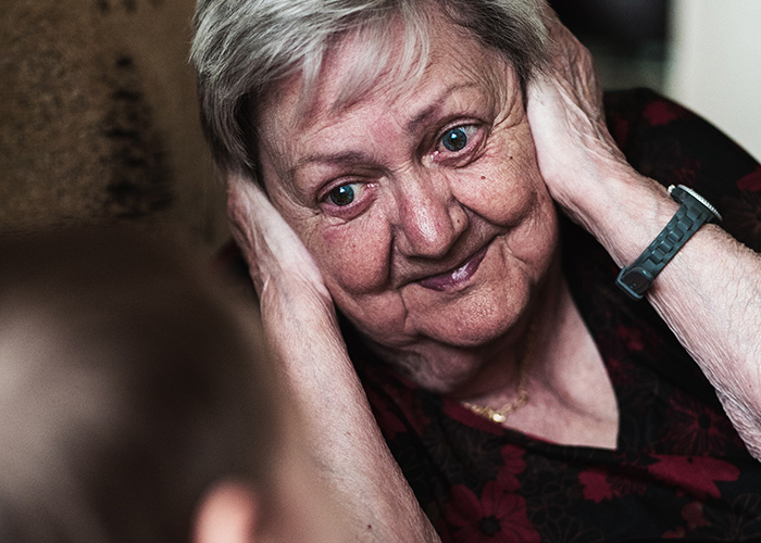 People with a Memory Problems - Mental Wellbeing Help | Melo Cymru