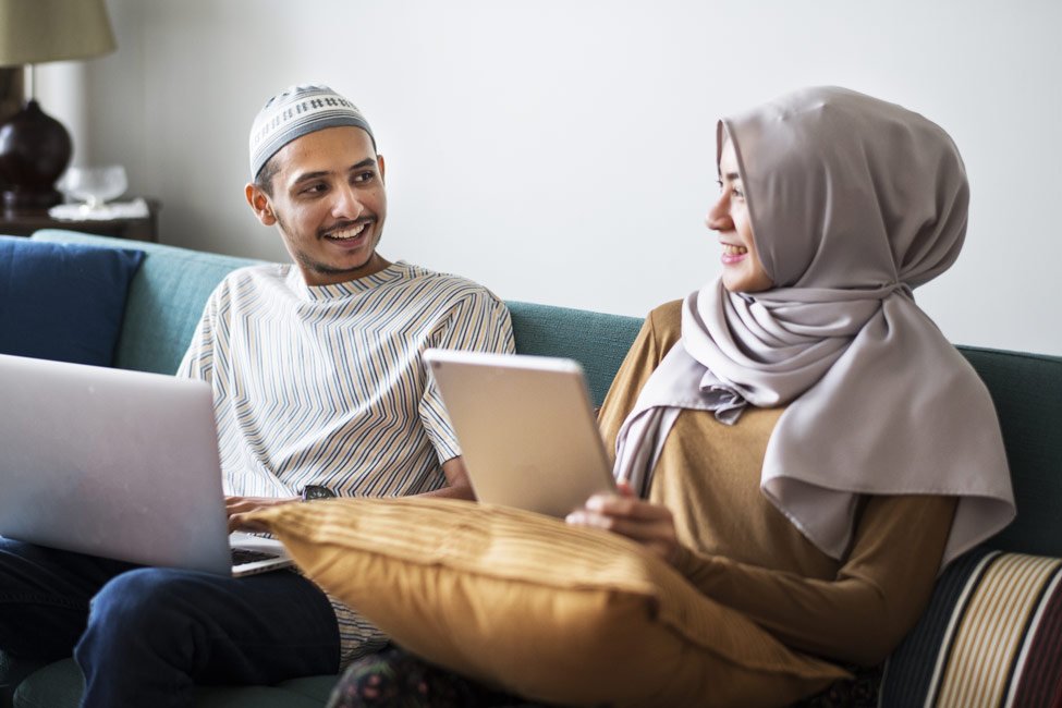 Stress-control-Free-online-course-melo-wales-cymru-gwent Young muslim couple on digital devices